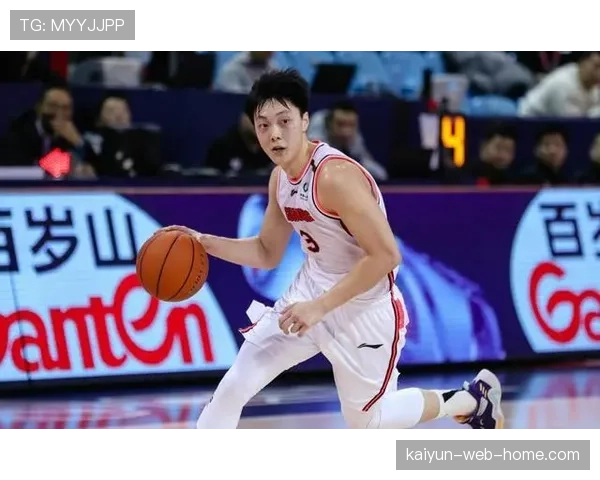 杜锋面临内部外部压力 广东赢球是唯一要做的事情