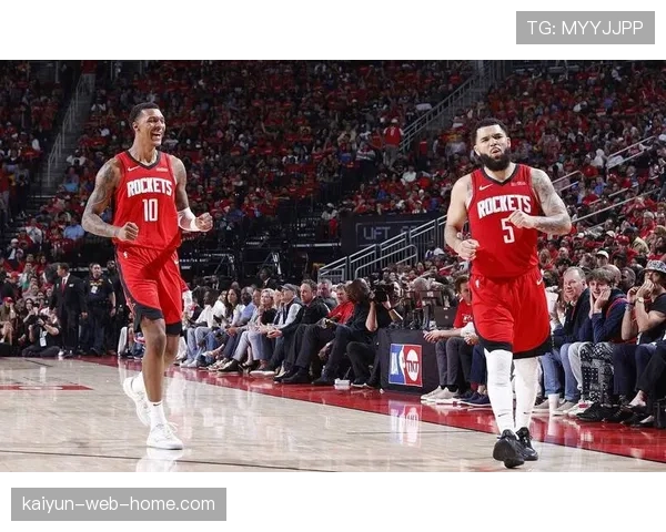 火箭收官战五小阵容战术实验 泰特在锋线轮换中的关键作用 火箭收官战五小阵容战术实验 泰特在锋线轮换中的关键作用